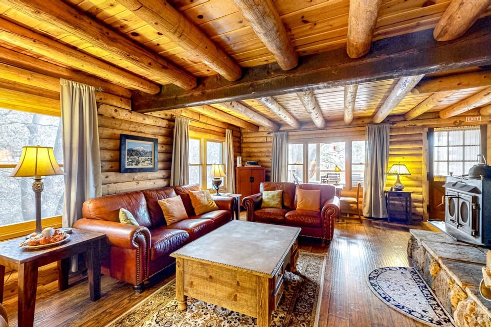 San Jacinto Lodge House in Idyllwild-Pine Cove