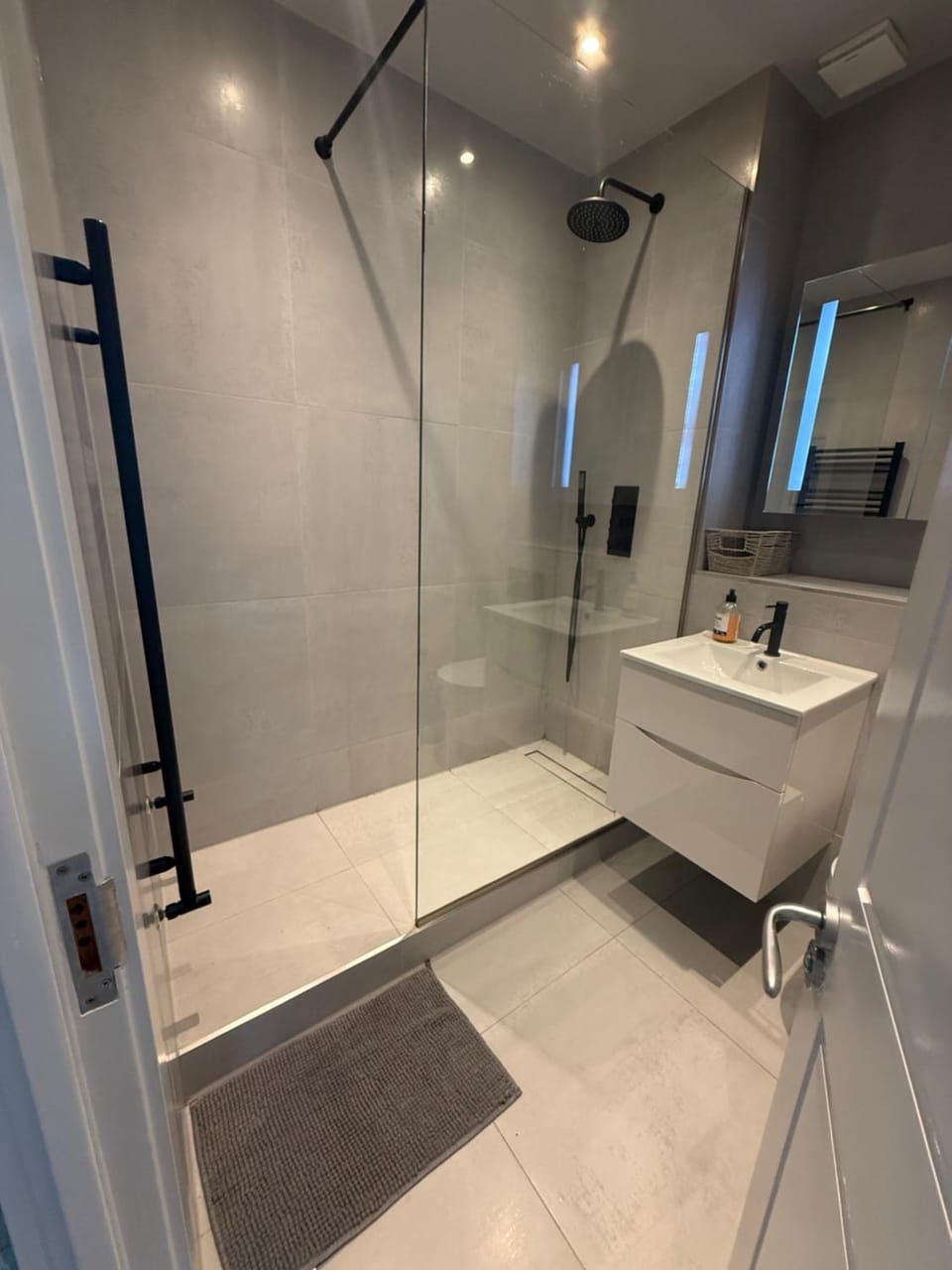 1 min walk to Portobello Market Apartment in City of Westminster