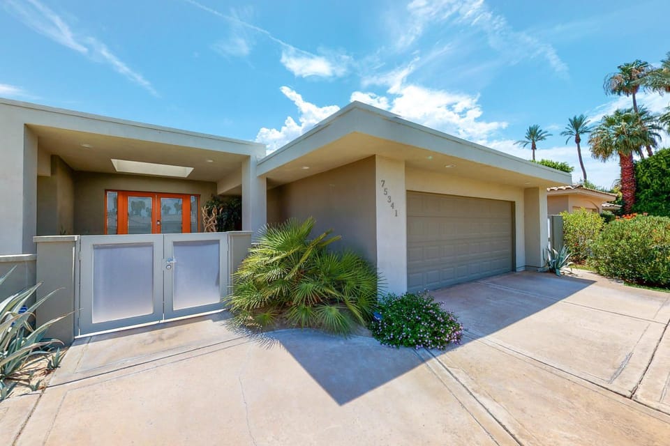 Desert Retreat House in Indian Wells