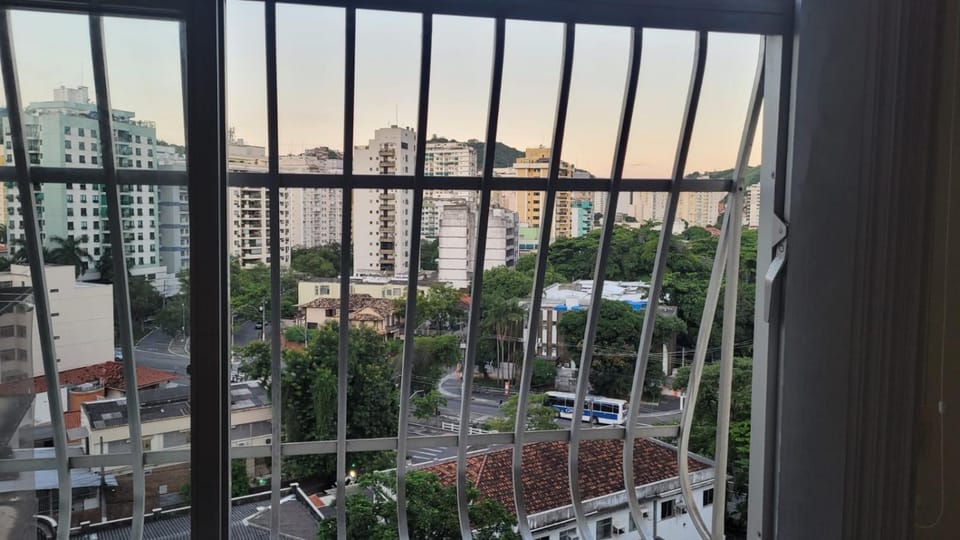 Quarto individual mobiliado em icaraí niterói rj Vacation rental in Niterói