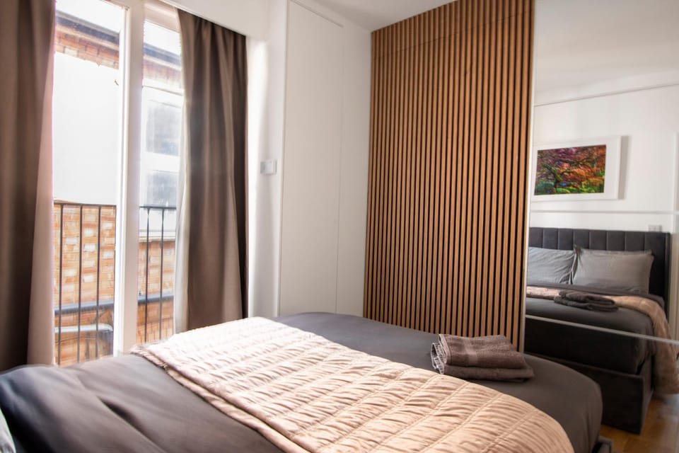 Best in Class - London, Harrow Apartment in Harrow