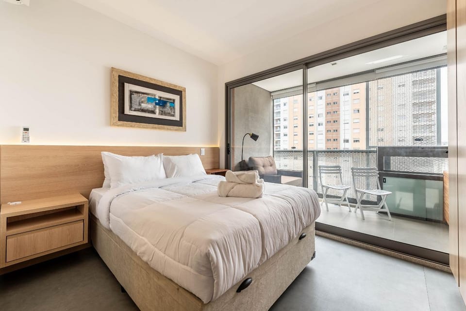 Studio in Pinheiros with Pool and Gym - C1406 House in Sao Paulo City