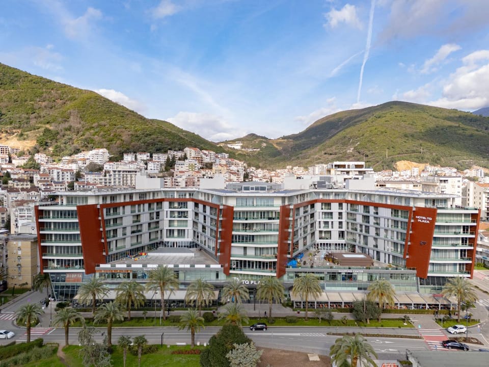 Sea view new luxury apartment 100m from the beach Apartment in Budva