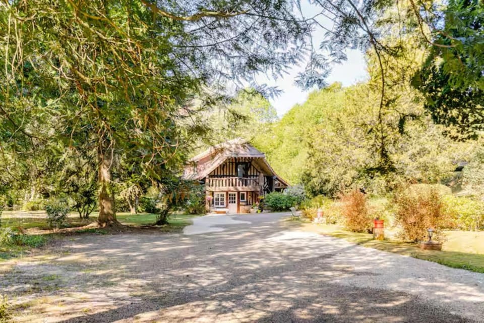 Property building, Spring, Garden, Garden view
