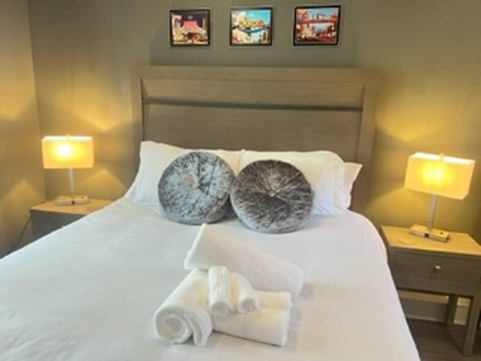 Reno Spa Studio with Hot Tub and Sauna Apartment in Reno