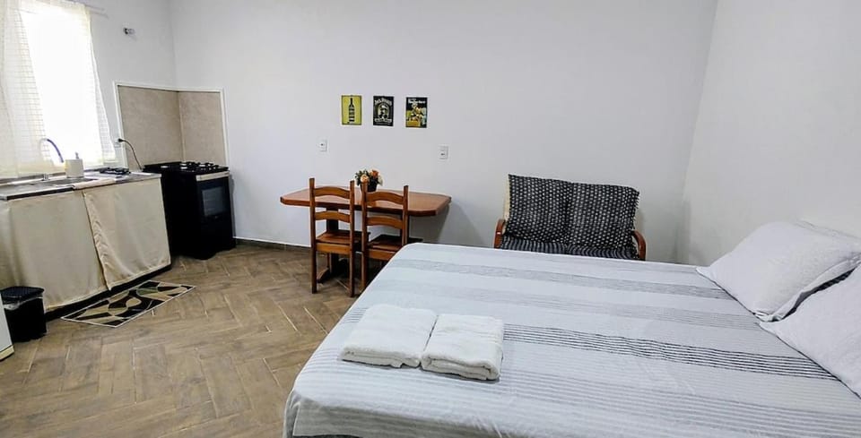 Kitnet Amélie Lara Apartment in São José
