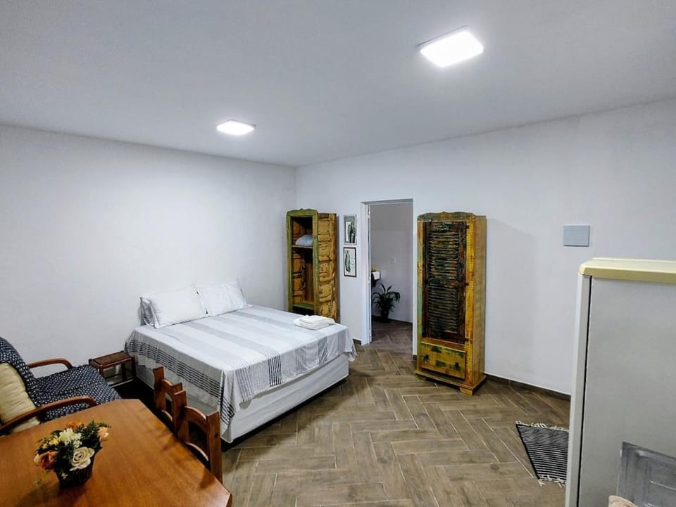 Kitnet Amélie Lara Apartment in São José