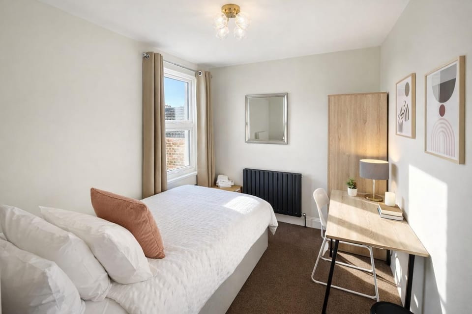 4 Bedroom Home Garden House in Croydon