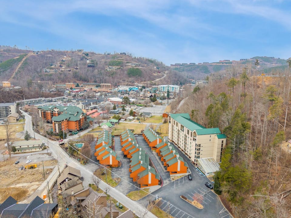 Beautiful Cozy Condo within walking distance to downtown Gatlinburg Apartment in Gatlinburg