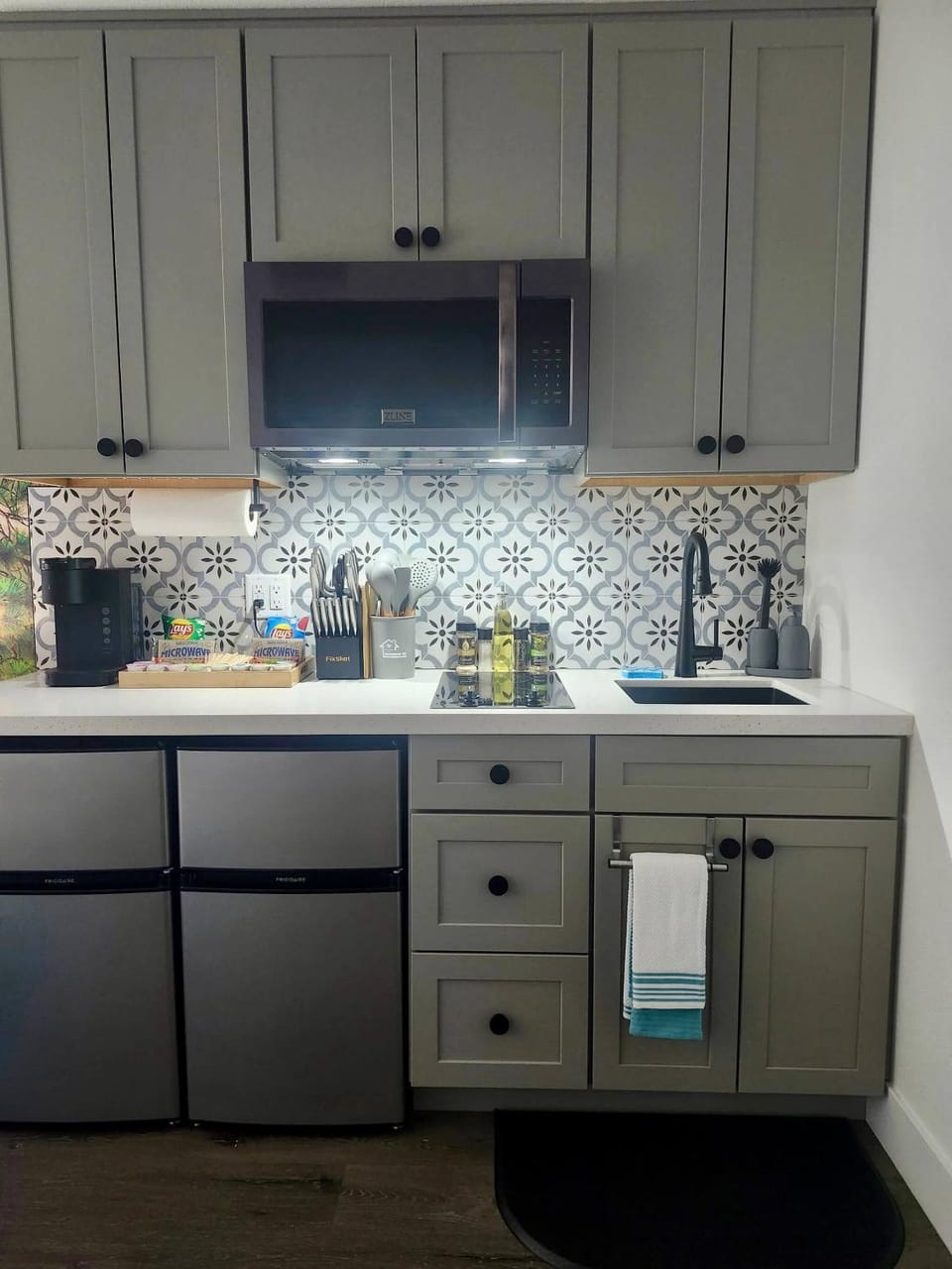 microwave, oven, kitchen