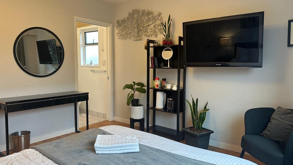 Kerrisdale private room Bed and Breakfast in Vancouver