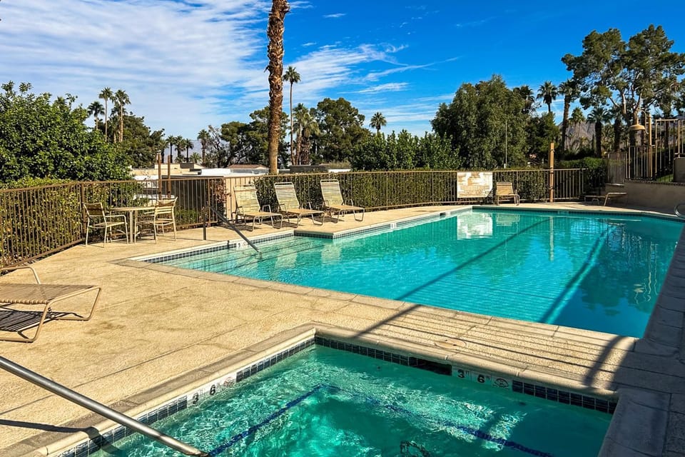 Ridgecrest Retreat House in Palm Desert