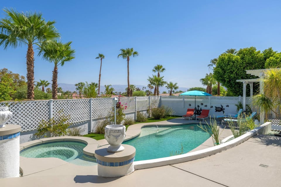 Vista Moderne House in Palm Desert