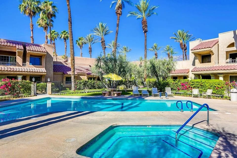 Esprit Escape House in Cathedral City