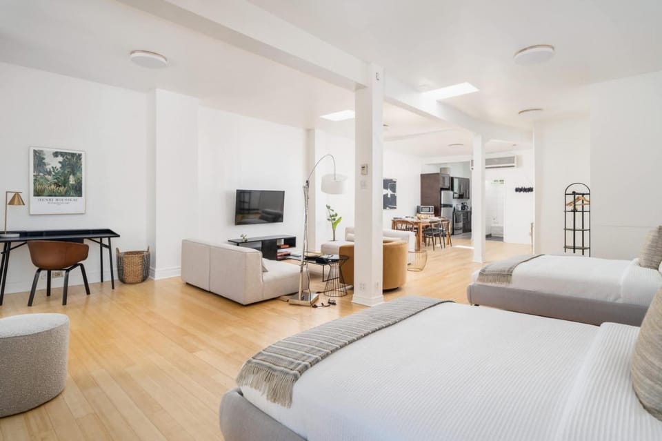 Skylight Prestige Loft Apartment in Montreal