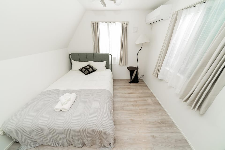 promotion 新宿别墅 全新3层楼独栋别墅 家的感觉 3卧室1厅 最大7人Brand new 3-story detached villa with a homey feel 3 rooms max 7P 近商圈 设备齐全 直达新宿 银座 涉谷 上野 表参道 品川 Villa in Shinjuku