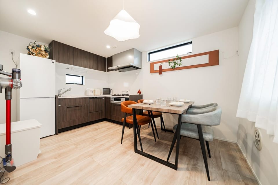 promotion 新宿别墅 全新3层楼独栋别墅 家的感觉 3卧室1厅 最大7人Brand new 3-story detached villa with a homey feel 3 rooms max 7P 近商圈 设备齐全 直达新宿 银座 涉谷 上野 表参道 品川 Villa in Shinjuku