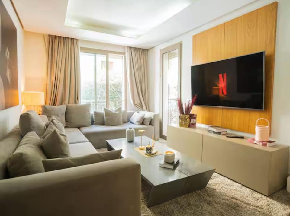 Bright Luxury Studio Apartment - City Center Apartment in Casablanca
