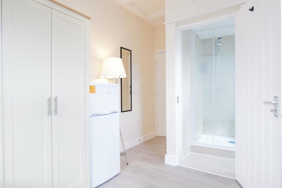London Hammersmith Suites with Easy Access to Central London Apartment in London Borough of Richmond upon Thames