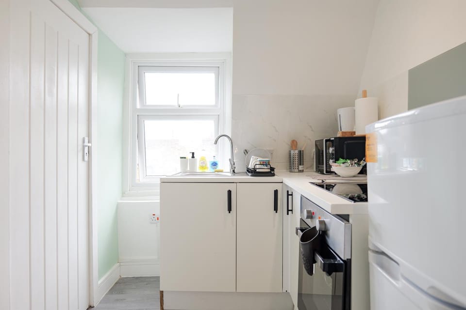 Coffee/tea facilities, Kitchen or kitchenette, oven, toaster