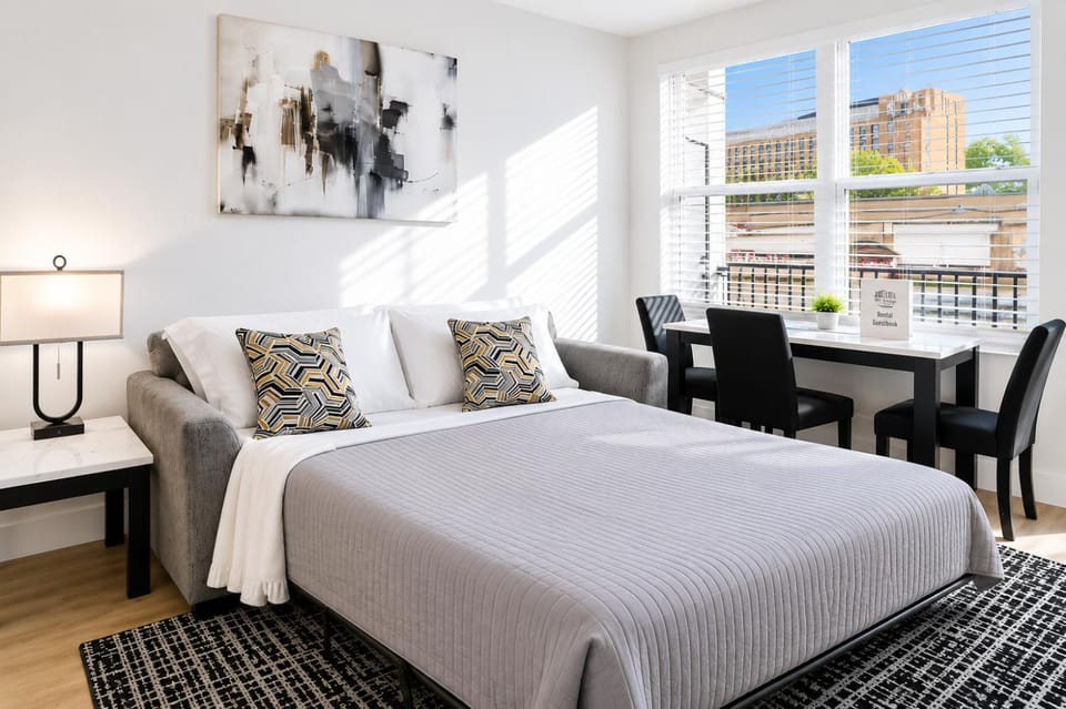 Bed, Living room