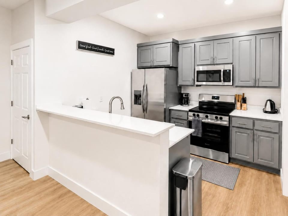 Kitchen or kitchenette, dishwasher, oven, pet friendly, stove, toaster