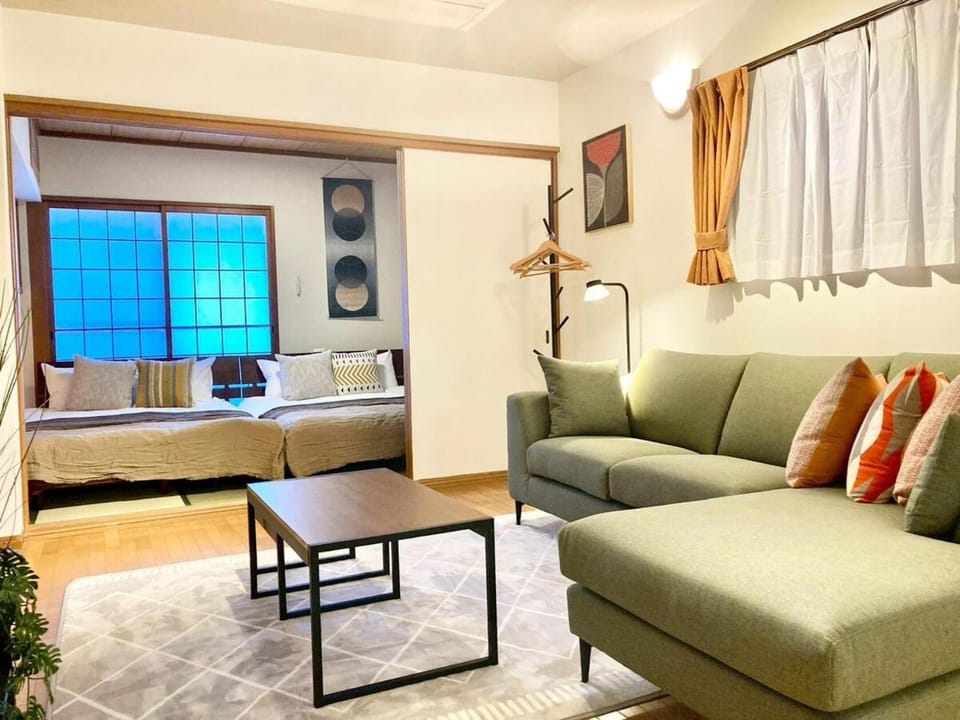 Neo Universal 04 House in Osaka