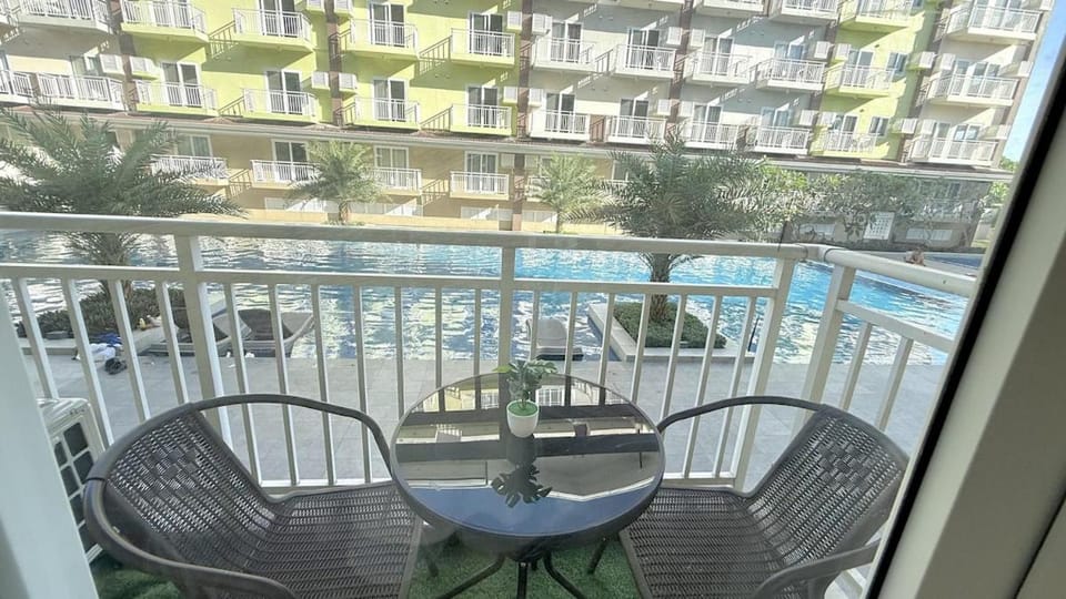Stylish Studio Unit near Airport w Pool and WiFi Apartment in Lapu-Lapu City