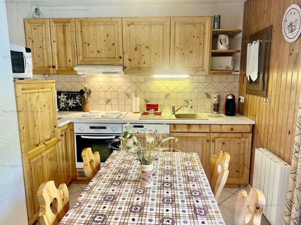 Studio cabine centre village - 4 pers. - FR-1-871-45 Cabin in Auvergne-Rhône-Alpes