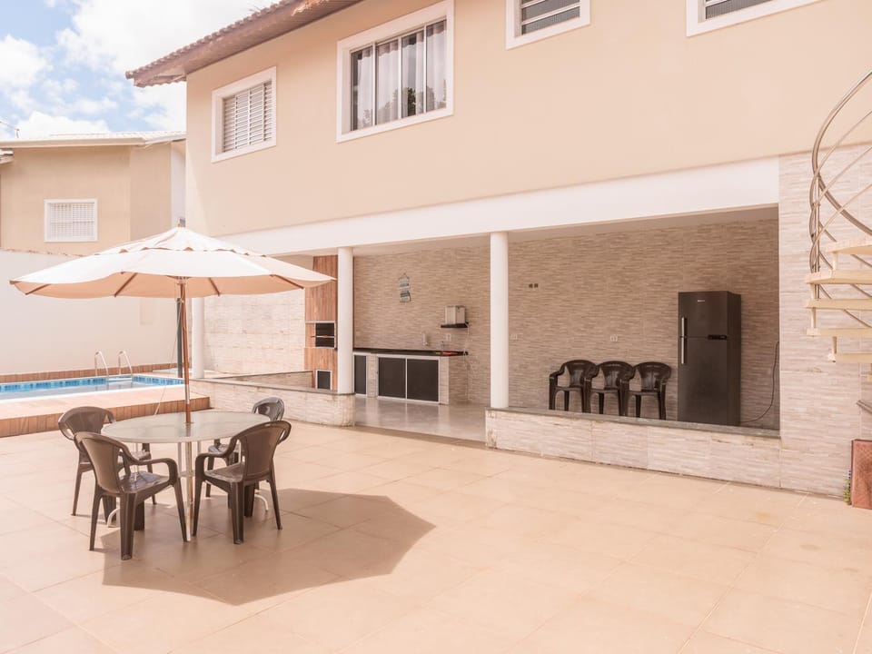 View (from property/room), Balcony/Terrace, Dining area, Pool view, Swimming pool