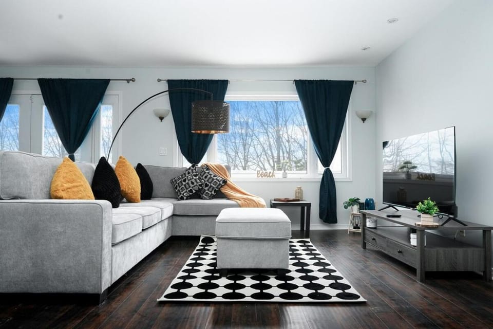 TV and multimedia, Living room, Seating area
