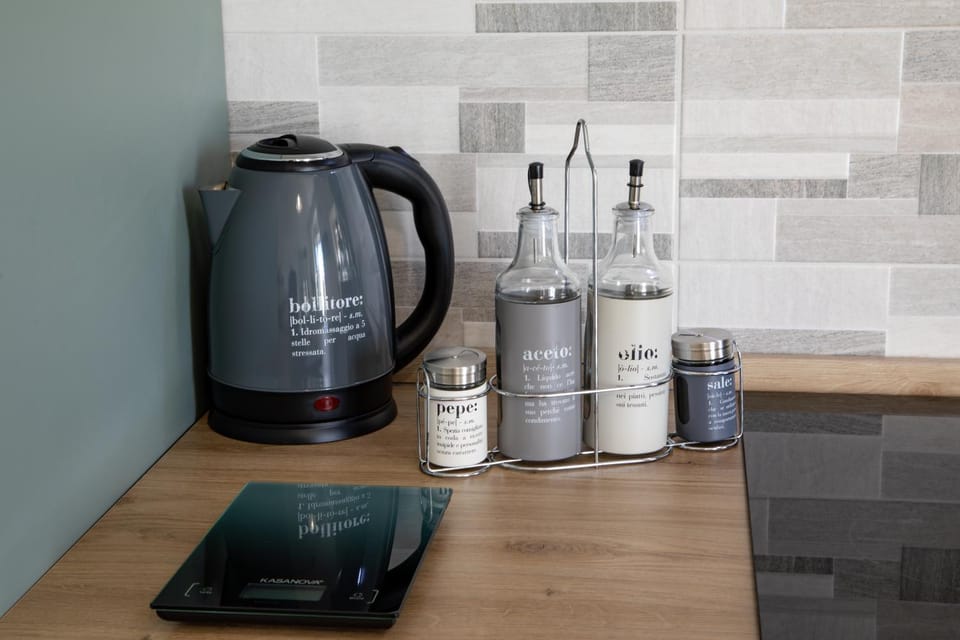 Coffee/tea facilities, Kitchen or kitchenette