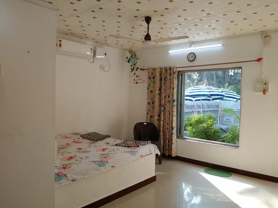 Holiday Homestay Beach Rooms Deep Diving & Light House & Watersports Tarkarli Bed and Breakfast in Maharashtra