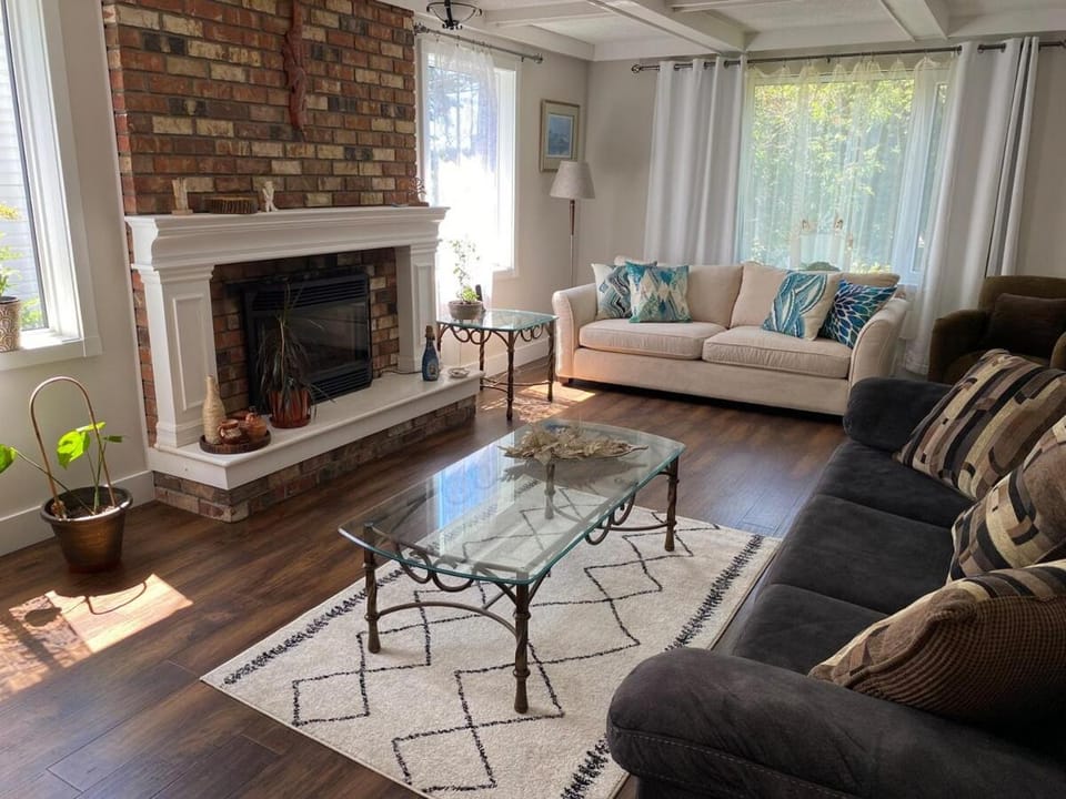 Character House on Shoreline House in Delta