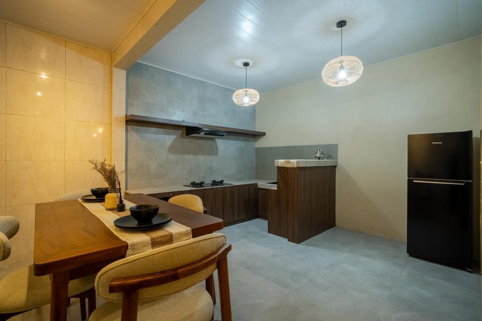 Kitchen or kitchenette, Dining area, kitchen