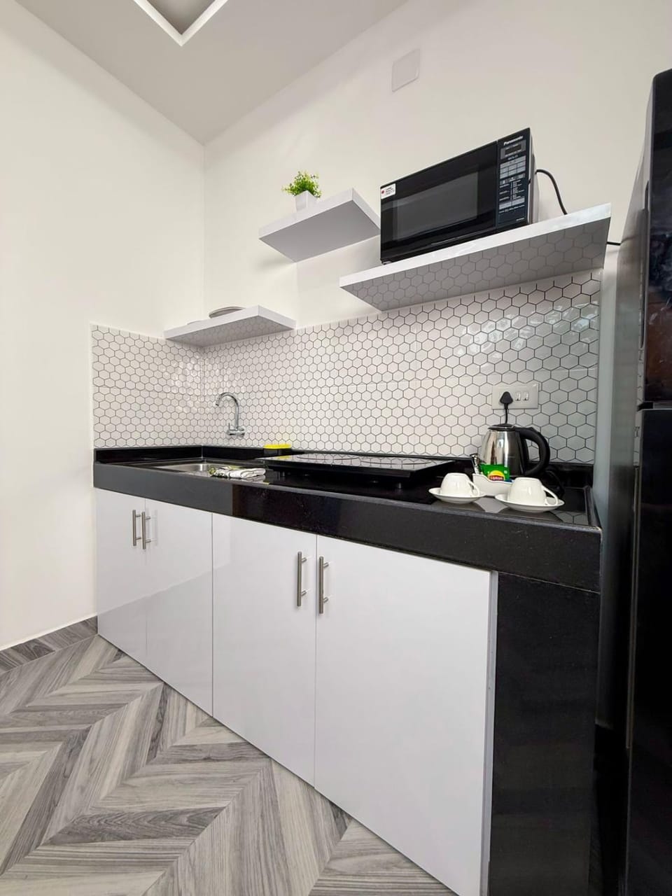 Kitchen or kitchenette, Kitchen or kitchenette, oven, stove, kitchen