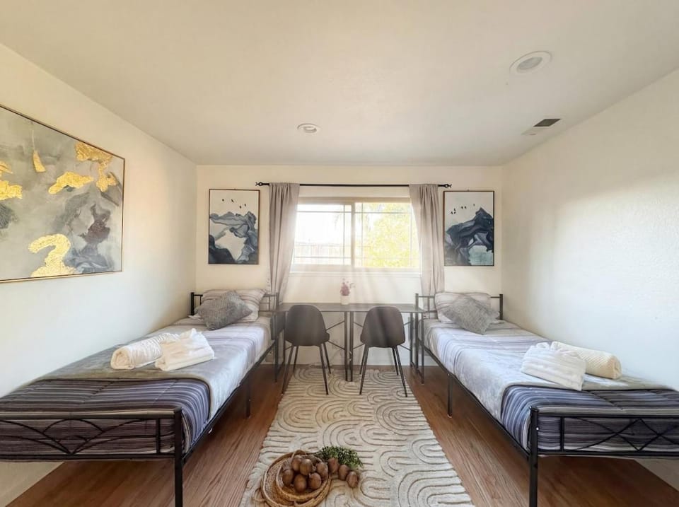 Bike to Nvidia, 3BR Intern HQ, Fast WiFi House in Santa Clara