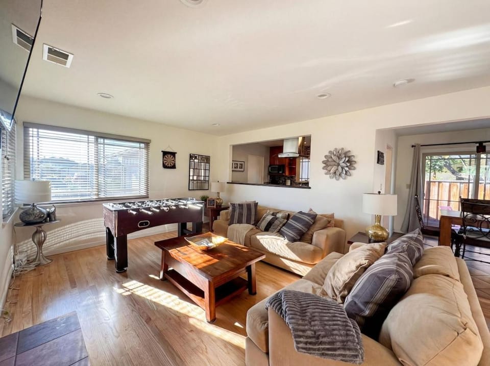 Bike to Nvidia, 3BR Intern HQ, Fast WiFi House in Santa Clara