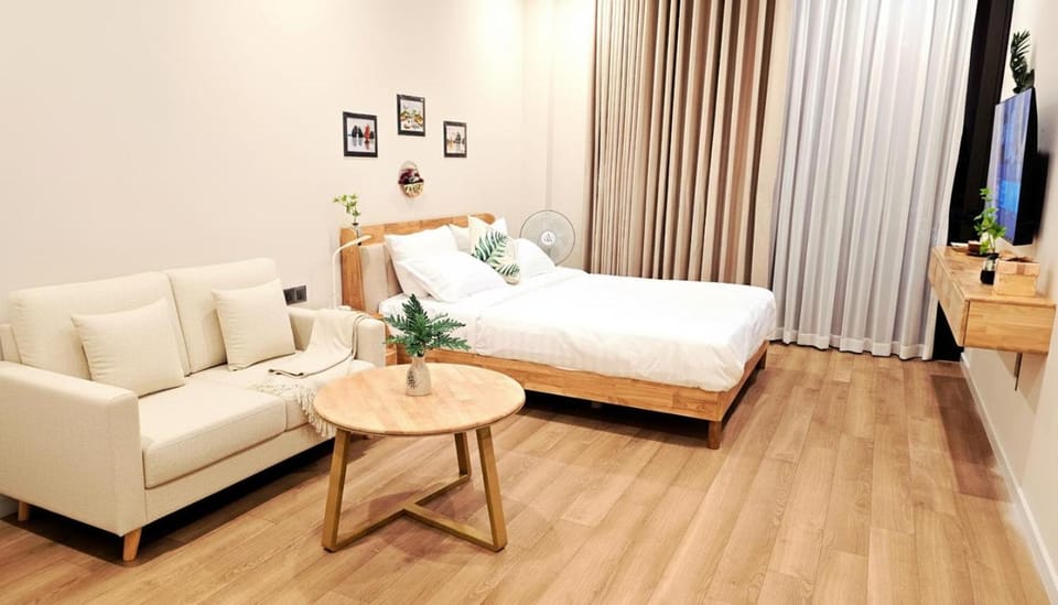 Phòng đẹp view vịnh Hạ Long, Icon40 Apartment in Vietnam