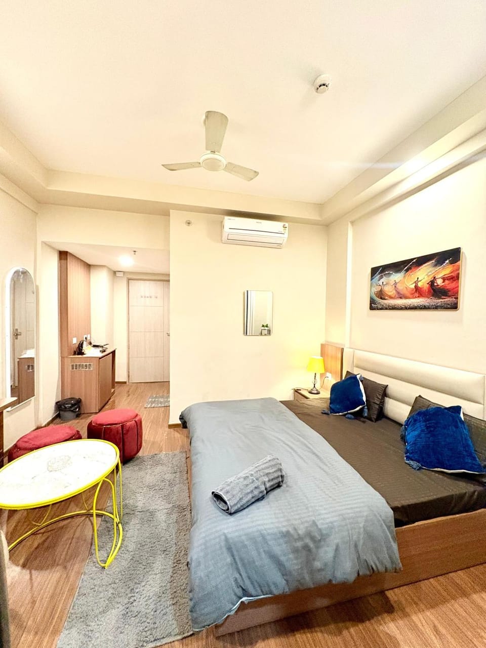 The skyline loft Apartment in Uttar Pradesh