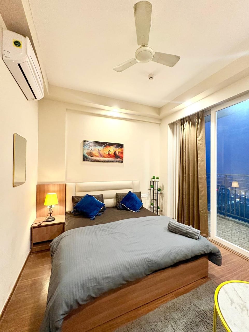 The skyline loft Apartment in Uttar Pradesh
