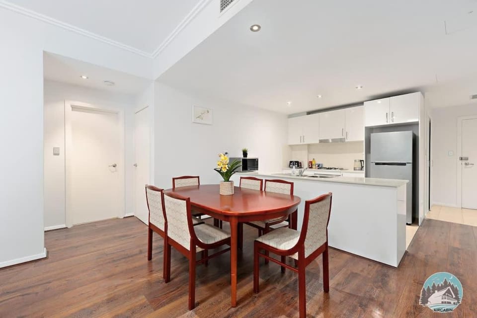 Bright Turramurra Apt Walk to Train & Shops Apartment in Sydney