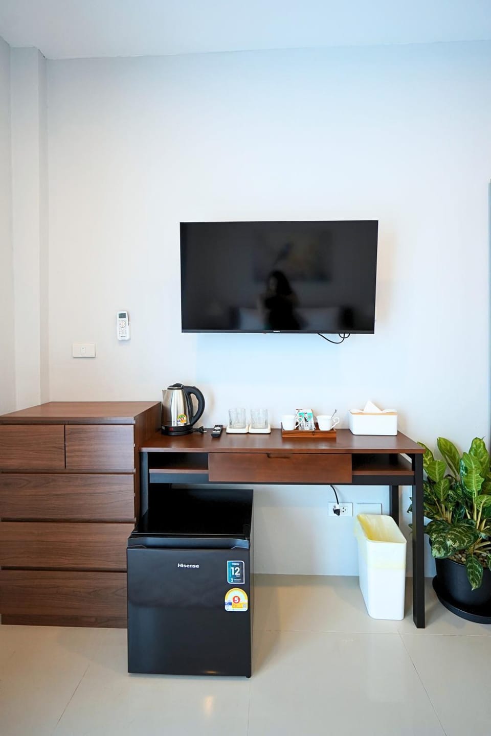 TV and multimedia, Coffee/tea facilities, minibar
