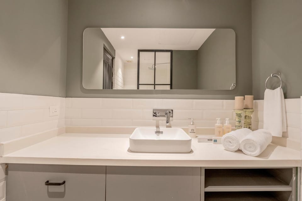 Bathroom, towels