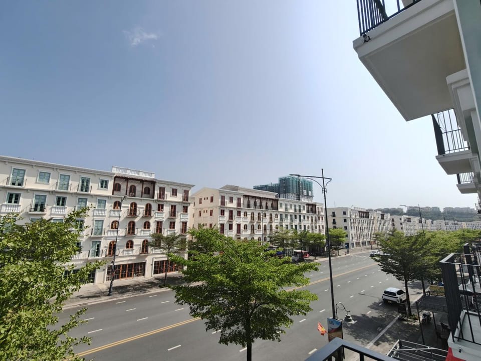 Property building, Neighbourhood, City view, Street view