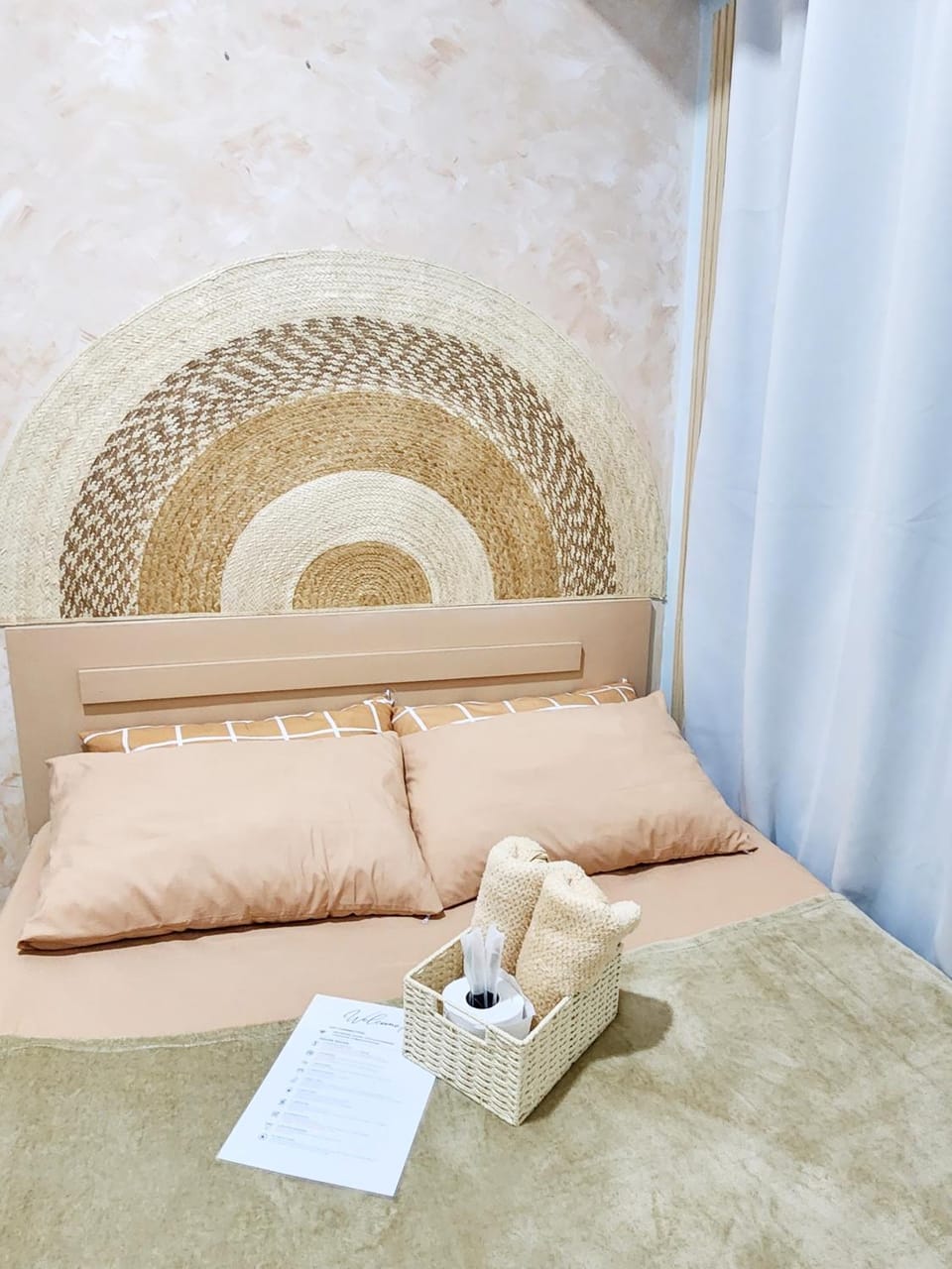 Boho Minimalst 1Br FamilySuite Fame T2 with Netflix Apartment in Mandaluyong