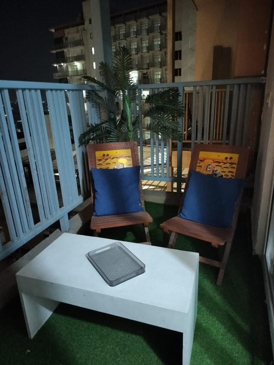 Leisure stays Ufairia Mall -Near Ek murti Chowk Apartment in Noida