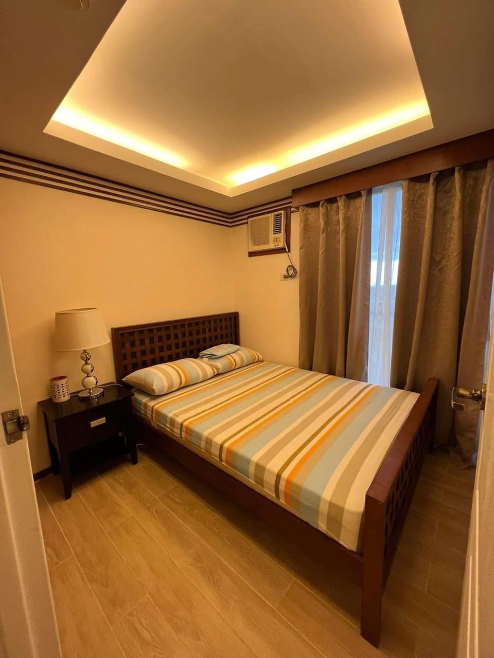 Bed, Photo of the whole room, Bedroom, Swimming pool, air conditioner
