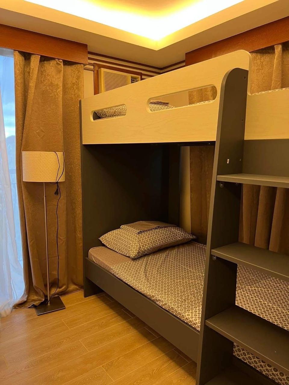Bed, Photo of the whole room, Bedroom, Swimming pool, bunk bed, towels