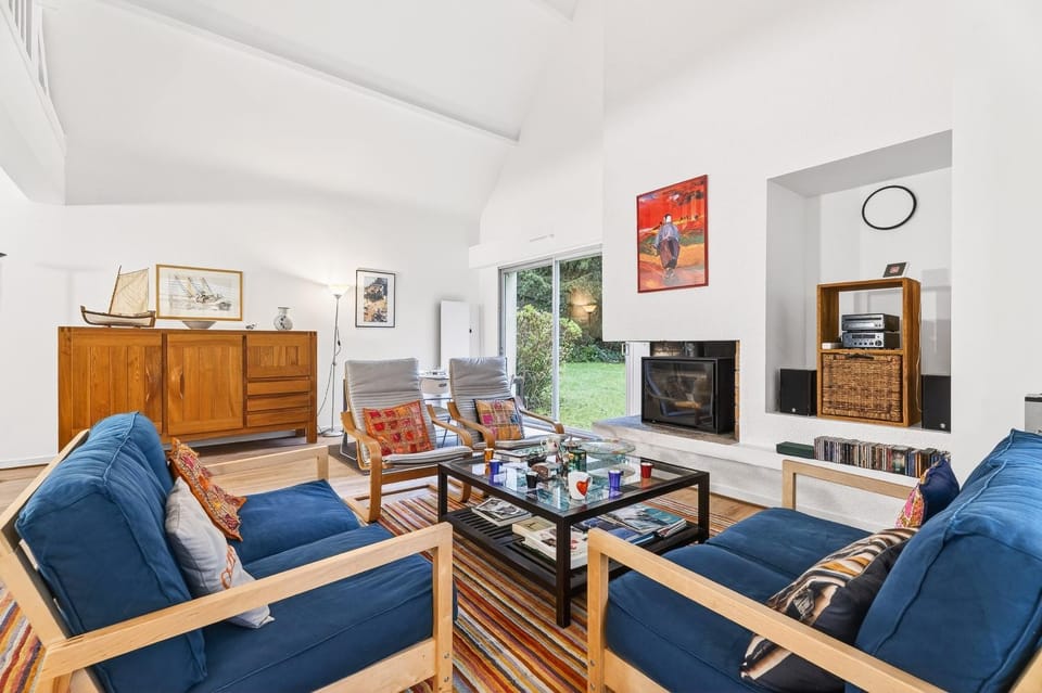 Communal lounge/ TV room, Living room